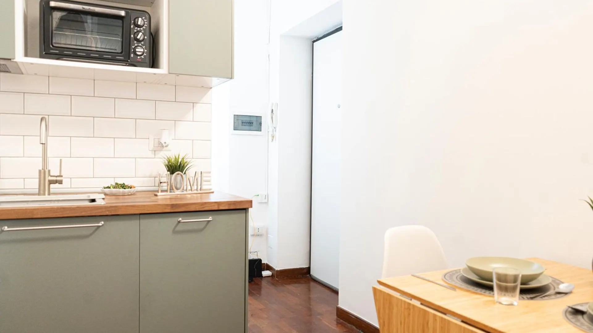 Me43 • Luxury Apartment • Chic ミラノ 0*,  イタリア